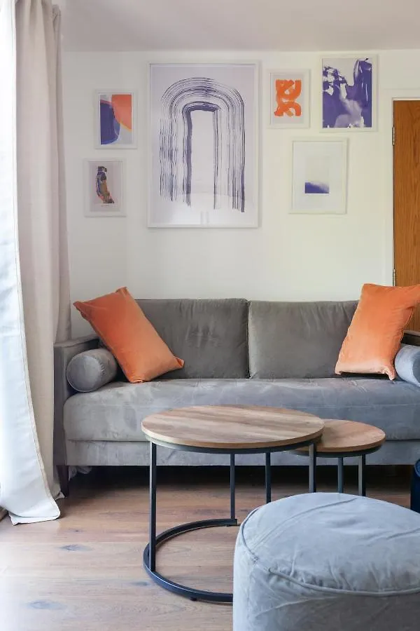 Arte Stays: Nordic Minimalist Flat near Hackney Downs London 0*,  United Kingdom